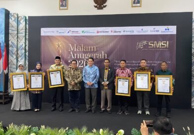 SMSI Pusat Anugerahkan Penghargaan Sahabat Pers Indonesia kepada Bahrul Ulum SMSI Pusat Anugerahkan Penghargaan Sahabat Pers Indonesia kepada Bahrul Ulum
