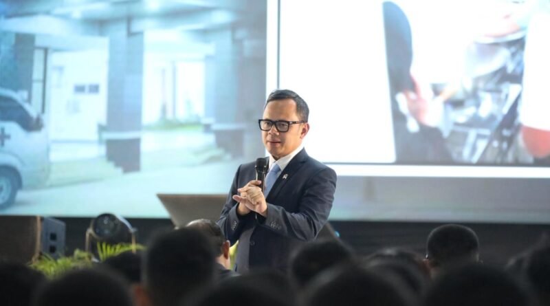 Wamendagri Bima Arya Minta Alumni IPDN Siap Jadi Pemimpin Daerah Masa Depan Wamendagri Bima Arya Minta Alumni IPDN Siap Jadi Pemimpin Daerah Masa Depan