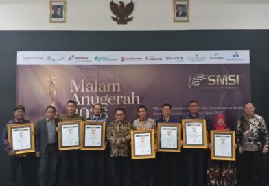 Pemred Sudut Pandang Umi Sjarifah Raih Anugerah SMSI 2026 sebagai Tokoh Inspiratif Indonesia Pemred Sudut Pandang Umi Sjarifah Raih Anugerah SMSI 2026 sebagai Tokoh Inspiratif Indonesia