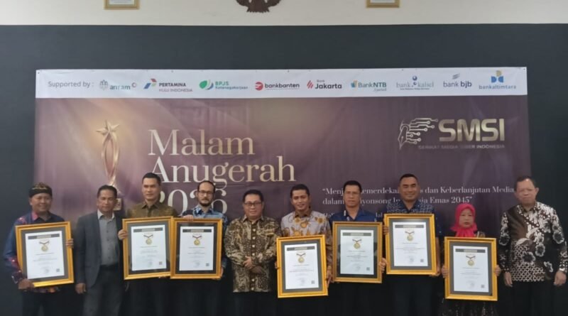 Pemred Sudut Pandang Umi Sjarifah Raih Anugerah SMSI 2026 sebagai Tokoh Inspiratif Indonesia Pemred Sudut Pandang Umi Sjarifah Raih Anugerah SMSI 2026 sebagai Tokoh Inspiratif Indonesia