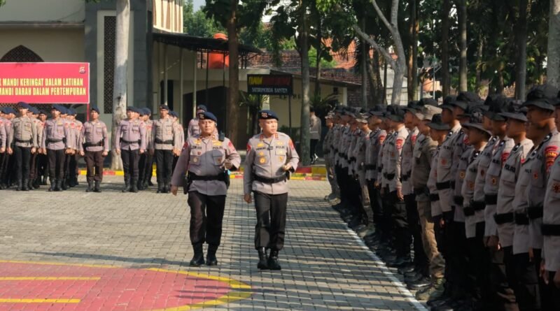 Upacara Tradisi Penerimaan, Polda Banten Perkuat Personel Brimob dengan 460 Bintara Remaja Upacara Tradisi Penerimaan, Polda Banten Perkuat Personel Brimob dengan 460 Bintara Remaja