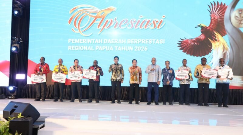 Apresiasi Kinerja Pembangunan, Kemendagri Beri Penghargaan Daerah Berprestasi Regional Papua