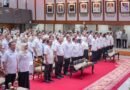 Peringati HUT Jakarta ke-499, Wamen Ossy Berikan 499 Sertipikat untuk Warga DKI