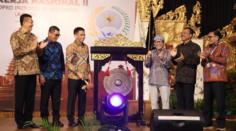 Wamendagri Wiyagus Dorong DPRD Provinsi Optimalkan Pengelolaan SDA Demi Tingkatkan Pendapatan Daerah