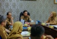 Sekdaprov Lampung Marindo Kurniawan memimpin rapat pengembangan RS Bandar Negara Husada (RSBNH) di Bandarlampung, Selasa (30/6/2026)