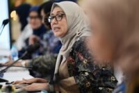 Seorang akademisi memberikan pemaparan dalam diskusi interaktif bersama Kementerian Transmigrasi di Jakarta