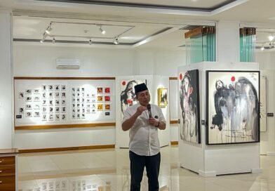 Irjen Pol Dr. Susilo Teguh R. Buka Pameran Tunggal Karya Komjen Pol Prof. Dr. Cryshnanda DL
