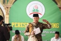 Tri Adhianto menyampaikan sambutan saat meresmikan Gedung Islamic Center Jamiyyatul di Kelurahan Jatisari kecamatan jatiasih