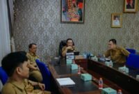 Sekretaris Provinsi Lampung, Marindo Kurniawan, didampingi jajaran mengikuti sosialisasi pengisian dan pemutakhiran data Sistem Informasi Pemerintah Daerah Badan Usaha Milik Daerah (SIPD BUMD)