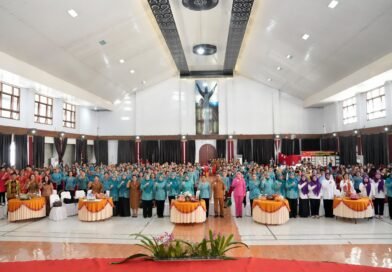 Ketum TP PKK Tri Tito Karnavian Dorong Pencegahan HIV dan TBC di Tana Toraja Ketum TP PKK Tri Tito Karnavian Dorong Pencegahan HIV dan TBC di Tana Toraja