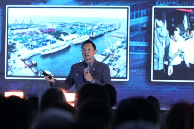 Agus Harimurti Yudhoyono (AHY), memberikan pemaparan saat membuka IndoBuildTech Expo 2026 di ICE BSD, Tangerang