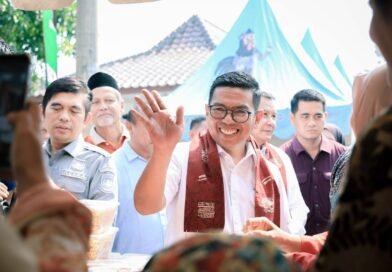 Andra Soni Apresiasi Semangat Warga Cengkok, Gotong Royong Jadi Kekuatan Pembangunan Kampung Andra Soni Apresiasi Semangat Warga Cengkok, Gotong Royong Jadi Kekuatan Pembangunan Kampung