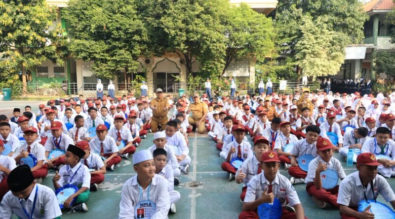Tri Adhianto Pantau Langsung Hari Pertama Sekolah, Pastikan MPLS Ramah Berjalan Baik