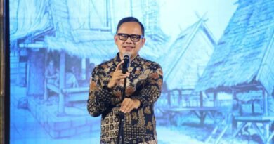 Wamendagri Bima Arya Dorong Kepala Daerah Aktif Berbagi Pengalaman dan Inovasi Wamendagri Bima Arya Dorong Kepala Daerah Aktif Berbagi Pengalaman dan Inovasi