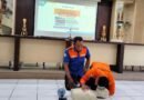 Bhabinkamtibmas Bekali Satlinmas Depok Kemampuan Pengaturan Lalu Lintas dan PBB untuk Tingkatkan Kesiapsiagaan Bhabinkamtibmas Bekali Satlinmas Depok Kemampuan Pengaturan Lalu Lintas dan PBB untuk Tingkatkan Kesiapsiagaan