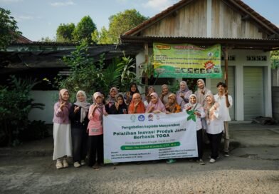 Kelompok Jamu Gendong Marguna Ikuti Pelatihan Inovasi Produk Berbasis Temulawak Kelompok Jamu Gendong Marguna Ikuti Pelatihan Inovasi Produk Berbasis Temulawak
