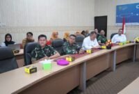 Jajaran Pemerintah Provinsi Lampung mengikuti Rapat Koordinasi Pengendalian Inflasi Daerah 2026 secara virtual di Ruang Command Center Diskominfotik Provinsi Lampung