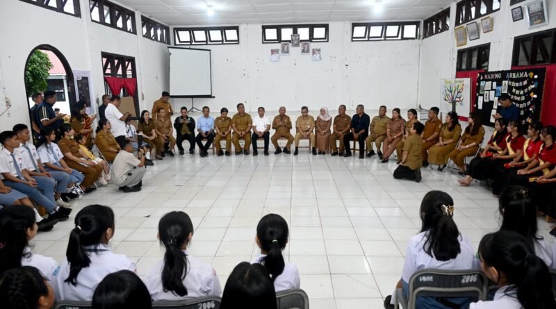 Wagub Sumut Tinjau UPTD Gunungsitoli, Komitmen Wujudkan Masa Depan Anak-Anak Nias Wagub Sumut Tinjau UPTD Gunungsitoli, Komitmen Wujudkan Masa Depan Anak-Anak Nias