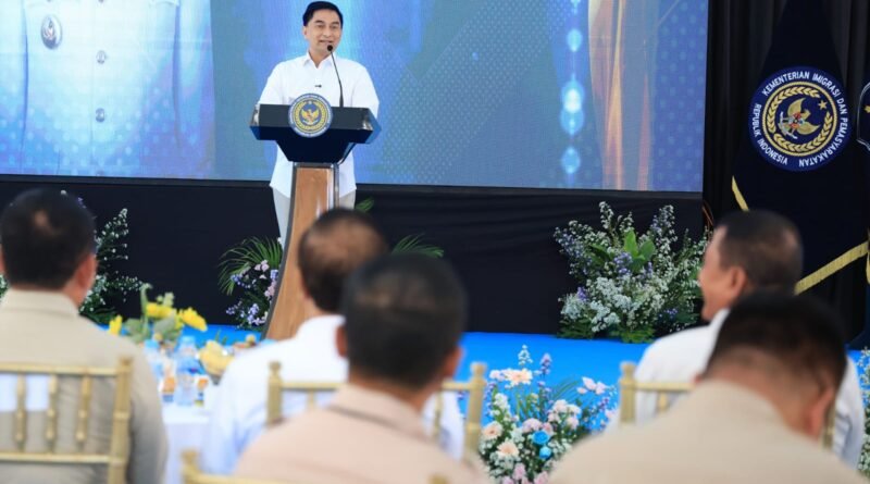 Wagub Dimyati Sampaikan Perkembangan Program Sekolah Gratis kepada Kepala Staf Kepresidenan Wagub Dimyati Sampaikan Perkembangan Program Sekolah Gratis kepada Kepala Staf Kepresidenan