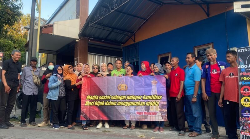 Cegah Penyebaran Hoaks, Komunitas Jogja Menyapa Tingkatkan Kesadaran Bermedia Sosial Cegah Penyebaran Hoaks, Komunitas Jogja Menyapa Tingkatkan Kesadaran Bermedia Sosial