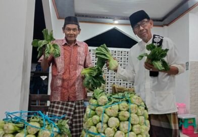 Takmir NHK Borong Sawi, Petani Tersenyum Jamaah Ikut Bahagia Takmir NHK Borong Sawi, Petani Tersenyum Jamaah Ikut Bahagia