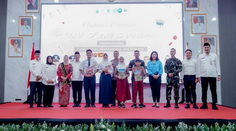 Bupati Aep Wujudkan Pendidikan Terjangkau, Modul Gratis untuk Seluruh Siswa SD-SMP Karawang