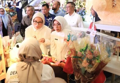 Tinawati Andra Soni Resmi Buka Pekan Dekranasda Kota Tangerang Selatan 2026 Tinawati Andra Soni Resmi Buka Pekan Dekranasda Kota Tangerang Selatan 2026