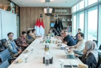 Menteri Ekonomi Kreatif, Teuku Riefky Harsya, menerima audiensi Kumparan di Kantor Kementerian Ekraf, Jakarta, Selasa (28/07/2026).

