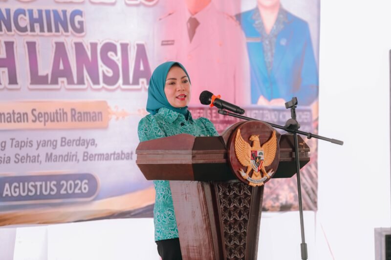 Ketua TP PKK Lampung Canangkan Desa TAPIS dan Luncurkan Sekolah Lansia di Kampung Rukti Endah