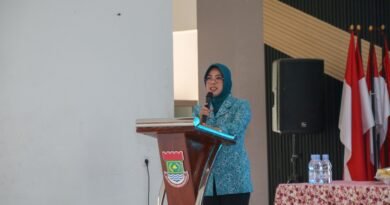 Ketua TP PKK Banten Tinawati Andra Soni Tekankan Peran Keluarga sebagai Sekolah Pertama