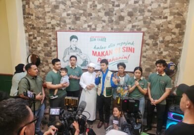 Aldi Taher Buka Cabang Kedua Ayam Goreng Basah, Doa Ibu Jadi Kunci Kesuksesan Aldi Taher Buka Cabang Kedua Ayam Goreng Basah, Doa Ibu Jadi Kunci Kesuksesan