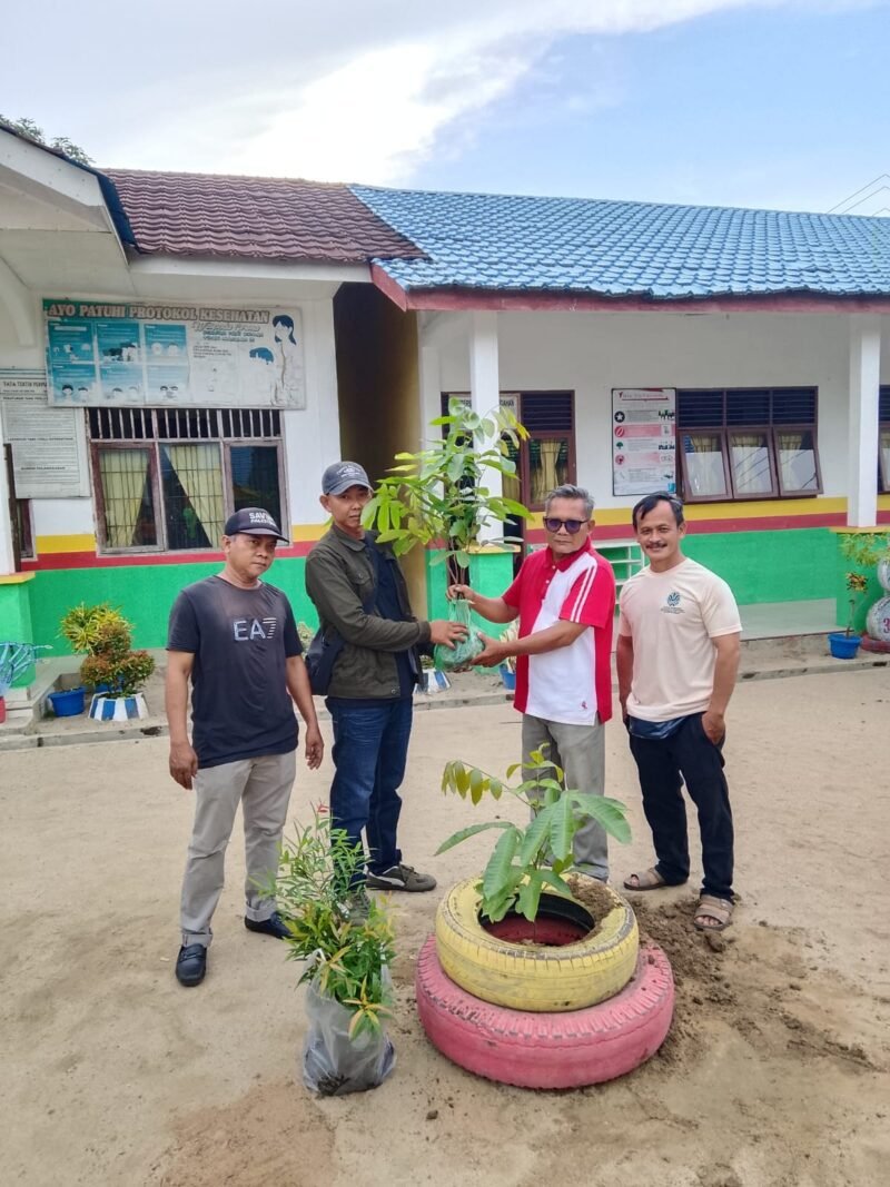 AMPHIBI Ajak Siswa SDN 013829 Ledong Timur Cintai Lingkungan Sejak Dini