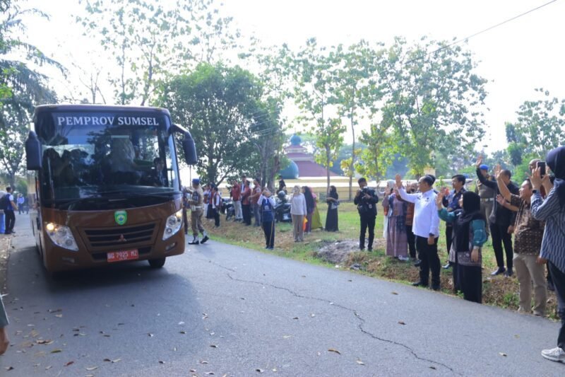 Edward Candra Lepas Rombongan SRT 31 Palembang, Menuju Sekolah Rakyat Permanen OKI