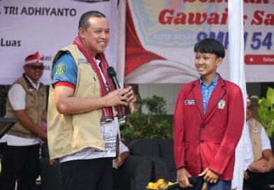 Peduli Kesehatan Mata Pelajar, Wali Kota Bekasi dan IROPIN Bagikan 300 Kacamata Gratis