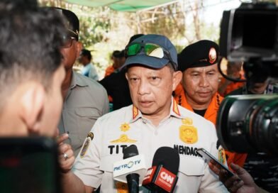 Mendagri Tito Susun Langkah Prioritas untuk Percepatan Penanganan Korban Gempa NTT Mendagri Tito Susun Langkah Prioritas untuk Percepatan Penanganan Korban Gempa NTT