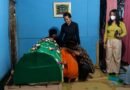 Momen Haru, Tahanan Bersimpuh di Samping Jenazah Ibu dengan Pengawalan Polisi