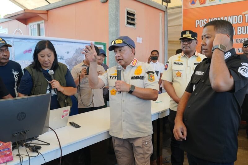 Mendagri Tito Kunjungi Maumere, Apresiasi Pengelolaan Posko Pemda Sikka