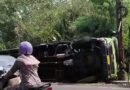 Truk Terguling Depan Hyatt Regency, Pengendara Diminta Waspada Palagan Truk Terguling Depan Hyatt Regency, Pengendara Diminta Waspada Palagan