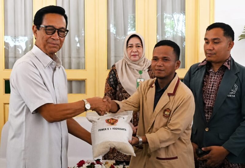 DIY Gerak Cepat Bantu Mahasiswa NTT Terdampak Gempa DIY Gerak Cepat Bantu Mahasiswa NTT Terdampak Gempa