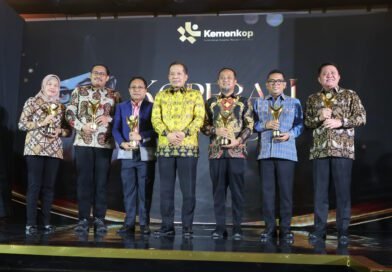 Andra Soni Sabet Bakti Nayaka Mahambara pada Koperasi Award 2026