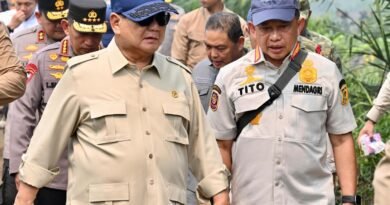 Presiden Prabowo Tinjau Penanganan Karhutla di Kalbar, Mendagri Tito Turut Mendampingi Presiden Prabowo Tinjau Penanganan Karhutla di Kalbar, Mendagri Tito Turut Mendampingi