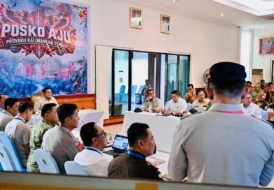 Dari Kalbar ke Kalteng, Mendagri Tito Dampingi Presiden Prabowo Perkuat Penanganan Karhutla