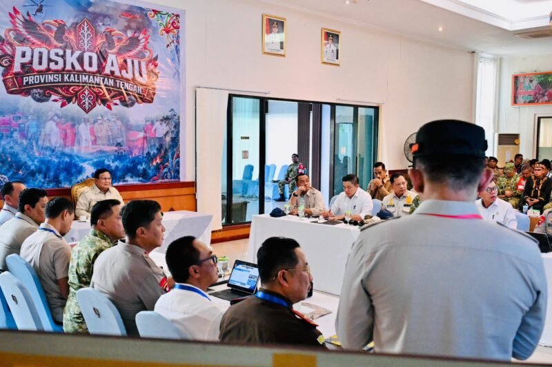 Dari Kalbar ke Kalteng, Mendagri Tito Dampingi Presiden Prabowo Perkuat Penanganan Karhutla