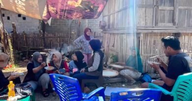 Menjaga Tawa di Tenda Duka: Langkah Kemanusiaan Mahasiswa UMY di Sambi Rampas Menjaga Tawa di Tenda Duka: Langkah Kemanusiaan Mahasiswa UMY di Sambi Rampas