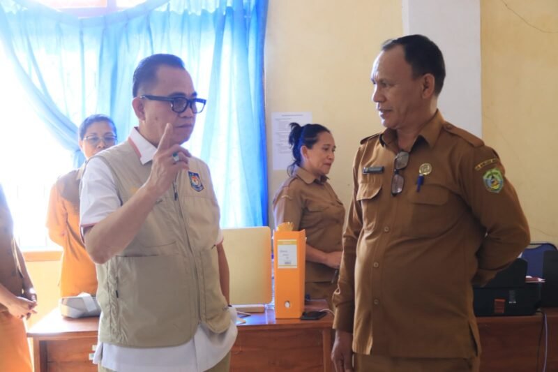 Jemput Bola Pascagempa, Ditjen Dukcapil Terbitkan 358 Dokumen Kependudukan di Manggarai Barat