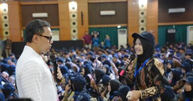 Wamendagri Bima Arya Dorong Generasi Muda Berperan Aktif Membangun Indonesia di Tengah Disrupsi Digital
