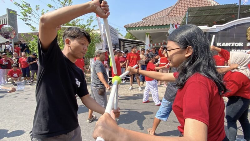 Semarak HUT RI ke-81, Kelurahan Bausasran Pererat Kekompakan dan Gotong Royong Masyarakat
