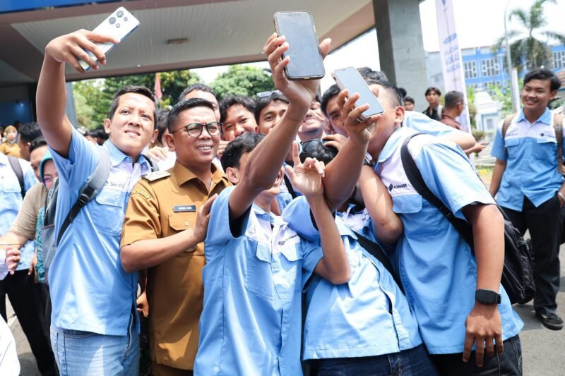 Andra Soni: Tenaga Kerja Terampil dan Kompeten Jadi Kebutuhan Dasar Dunia Industri Andra Soni: Tenaga Kerja Terampil dan Kompeten Jadi Kebutuhan Dasar Dunia Industri