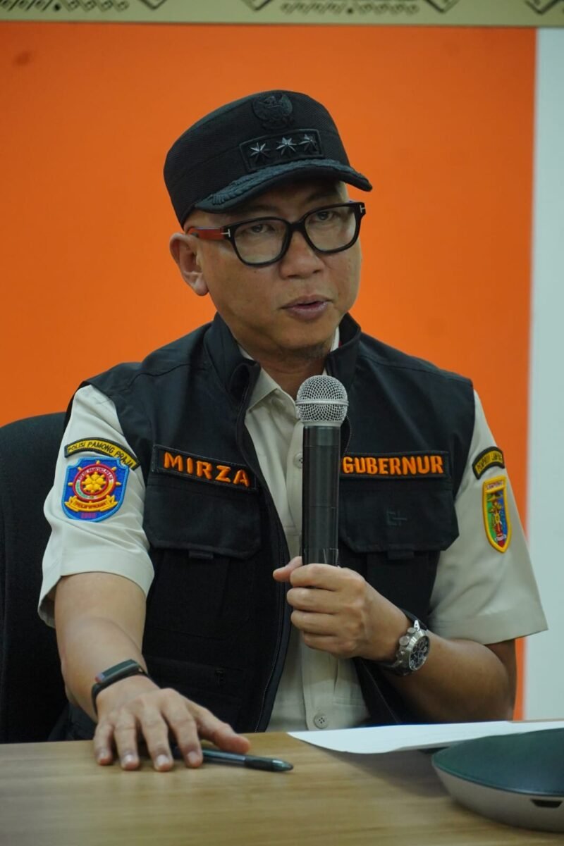 Gubernur Lampung Imbau Warga Tak Panik Menyikapi Erupsi Gunung Anak Krakatau