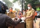 Peduli Warga di Tengah Erupsi Anak Krakatau, Wali Kota Bekasi Sisipkan Masker dalam Selasa Ceria Peduli Warga di Tengah Erupsi Anak Krakatau, Wali Kota Bekasi Sisipkan Masker dalam Selasa Ceria